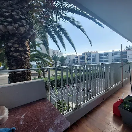 La Sirene, A 250 M De La Plage, T2 Lumineux Avec Terrasse Spacieuse De15m2 Apartmán